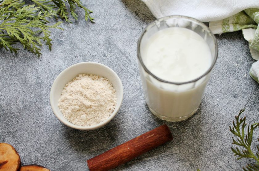 1. Этап. Толокно с кефиром: Подготовьте все необходимые ингредиенты для приготовления толокна с кефиром.