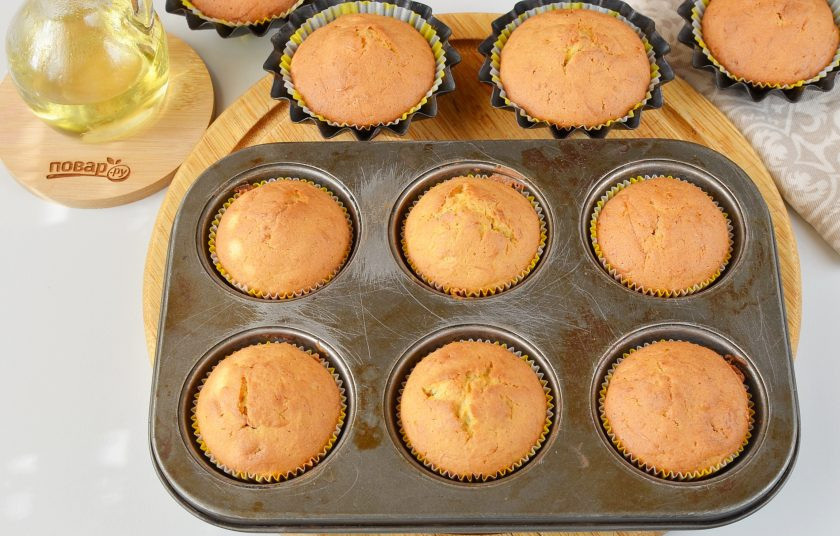 1. Этап. Тыквенные кексы: Кексы готовы. Достаньте из формочек и остудите на решетке.