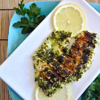 Белая рыба на гриле