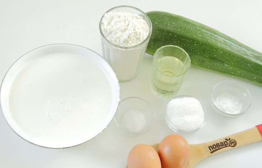 1. Этап. Оладьи из кабачков на кислом молоке: Подготовьте все ингредиенты.