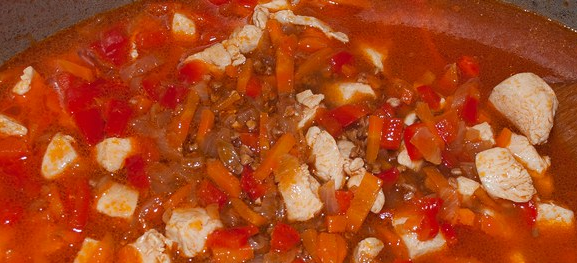 1. Этап. Соус Сэн сой: 4. Теперь вливаем соус, добавим пасту, специи и зелень по вкусу. Уменьшаем огонь, и тушим до готовности.