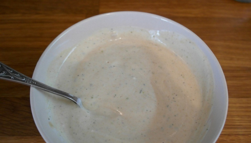 1. Этап. Соус для трески: 4. Я пользуюсь миксером, а лучше блендером - тогда соус получается воздушный и однородный.