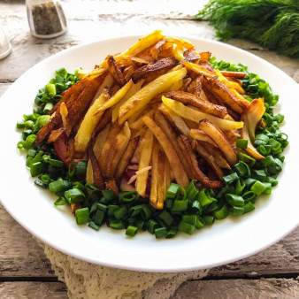 Салат Муравейник с картошкой фри