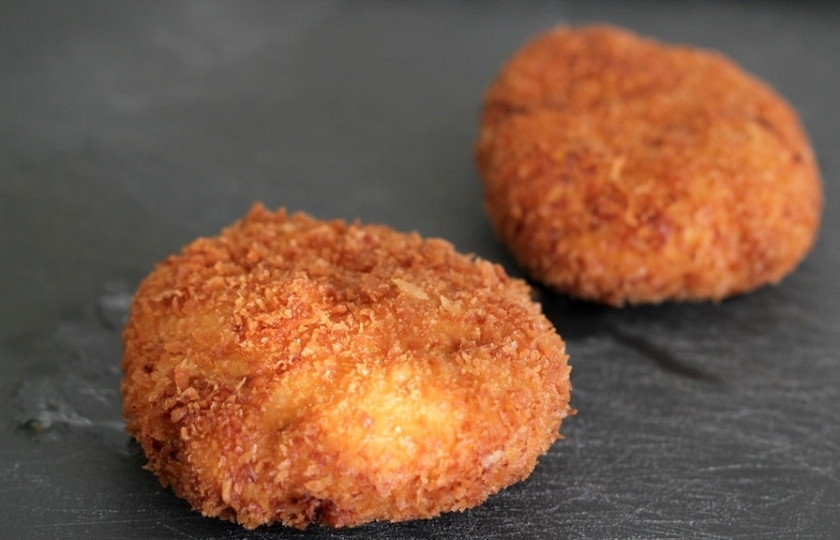 1. Этап. Крабовые крокеты: Крокеты готовы. Подавать можно как горячее блюдо с гарниром. либо как холодную закуску. Приятного аппетита!