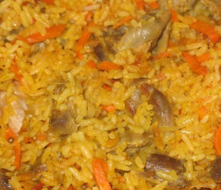 1. Этап. Куриные желудки в мультиварке: Готовое блюдо оставляем потомиться еще 15 минут.