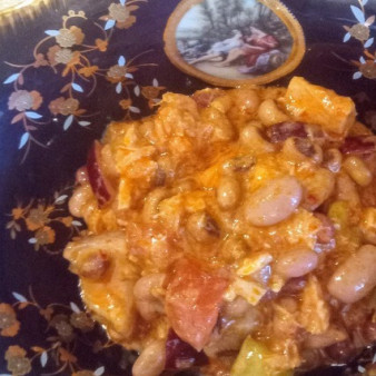 Закуска из рикотты, харисы, тунца, фасоли