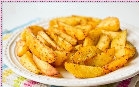 1. Этап. Картофель дольками в духовке: Запекать в духовке 40-45 минут при 200 градусах.