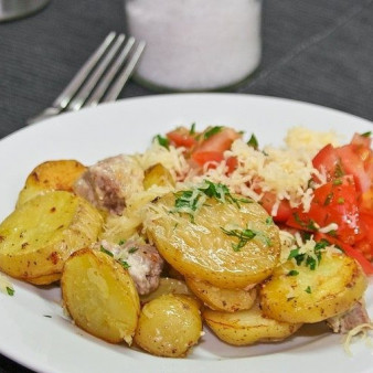 Слоеная картошка со свининой