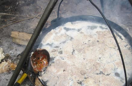 1. Этап. Бухлер из говядины: Когда мясо закипит, снимайте пену.