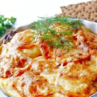 Картофельная запеканка с помидорами и сыром