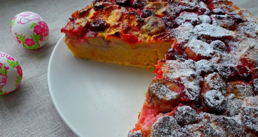 1. Этап. Запеканка из черствого пасхального кулича: 4. За 10-15 минут до окончания выпекания снимите фольгу. Посыпьте готовый пирог сахарной пудрой. Приятного аппетита!