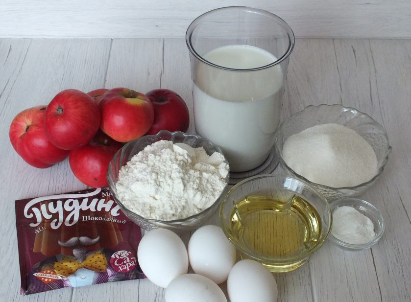 1. Этап. Яблочный пирог с пудингом: Подготовьте необходимые ингредиенты.