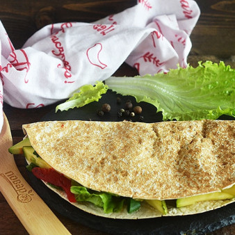 Овощная кесадилья с красной фасолью