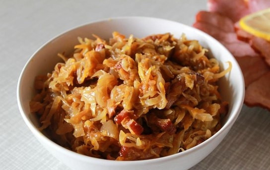 1. Этап. Капуста, тушеная с ребрышками: 9. Наше блюдо готово! Можно выкладывать на тарелки и подавать к столу. Приятного Вам аппетита!