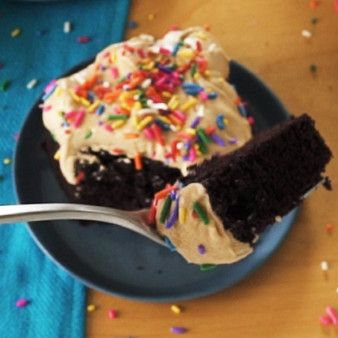 Dalgona Frosted Fudge Cake