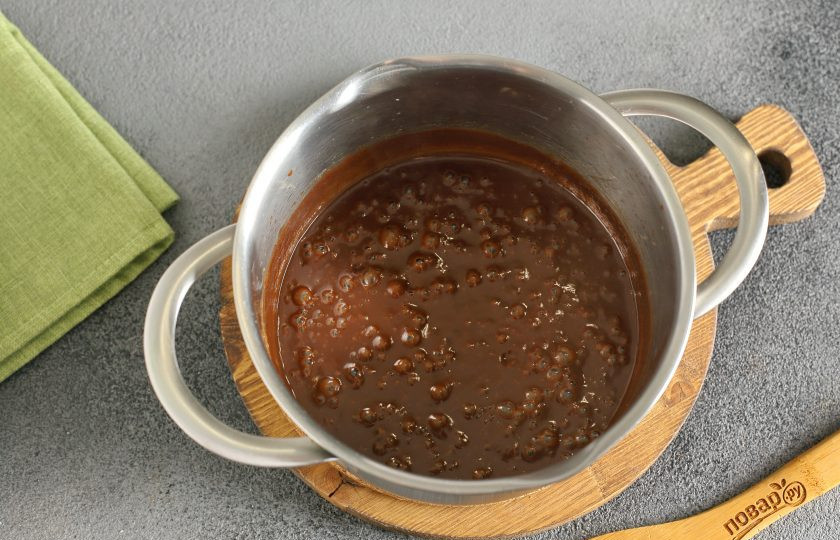 1. Этап. Шоколадно-банановая паста: Снимите с огня и перемешайте все блендером еще раз.