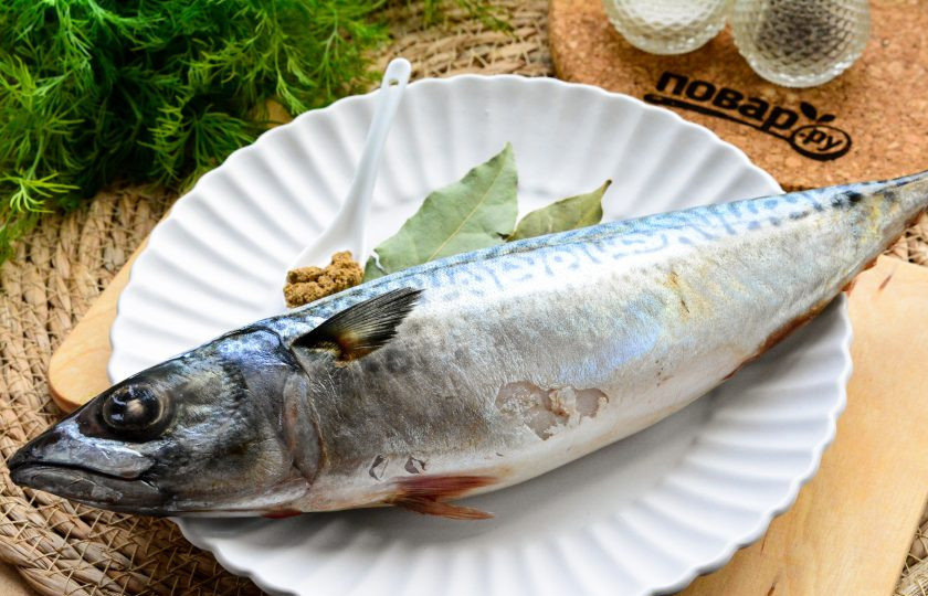 1. Этап. Скумбрия без рассола быстро в домашних условиях: Подготовьте продукты для приготовления скумбрии без рассола быстро в домашних условиях.