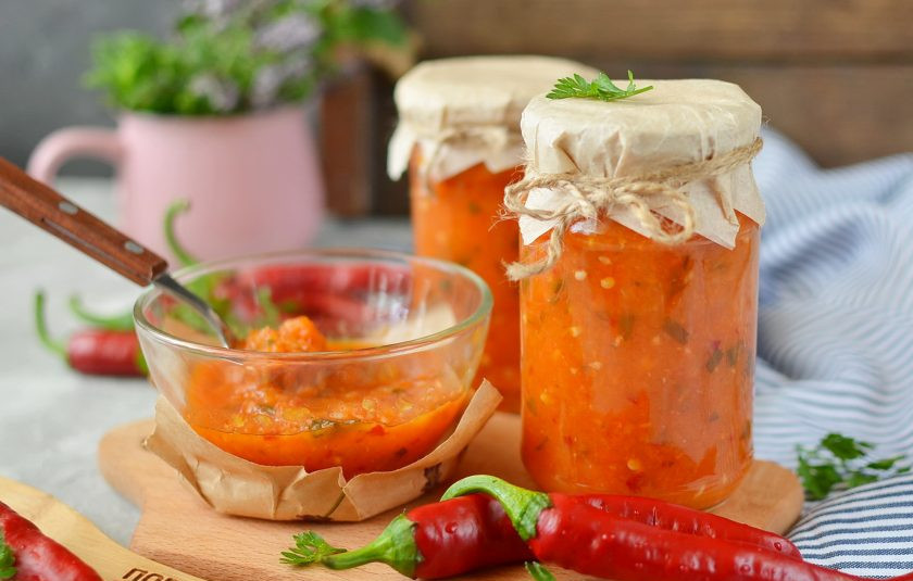 1. Этап. Аджика из перца болгарского на зиму: После чего можно убрать в кладовку для длительного хранения.