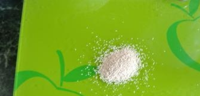 1. Этап. Квас вишневый: В теплый сок добавить дрожжи.