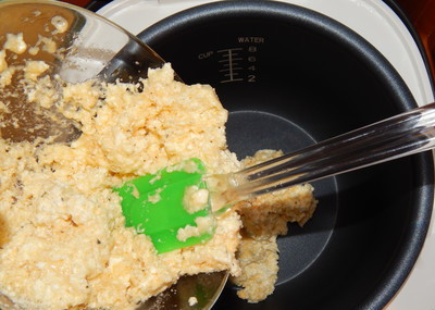 1. Этап. Сыр плавленый в мультиварке: Выкладываем в чашу мультиварки, включаем режим 