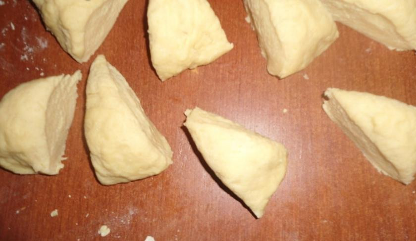 1. Этап. Торт с курагой: Затем тесто разделим на 8 частей.