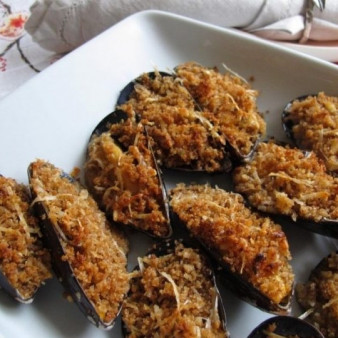 Мидии под сыром