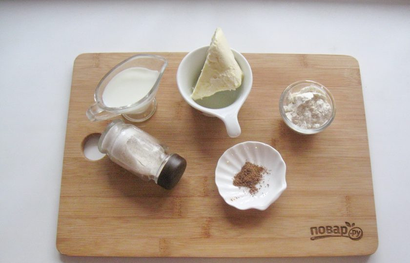 1. Этап. Белый соус: Подготовьте ингредиенты для приготовления белого соуса.