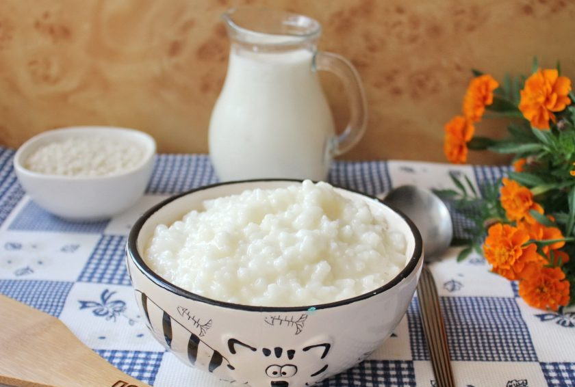 1. Этап. Рисовая молочная каша как в детском саду: Молочная рисовая каша как в детском саду готова. Можно подавать к столу на завтрак или полдник.
