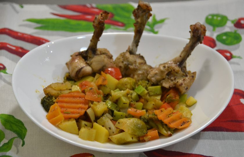 1. Этап. Овощное рагу в пакете для запекания: Овощное рагу отлично подходит в качестве гарнира, например, к крылышкам 