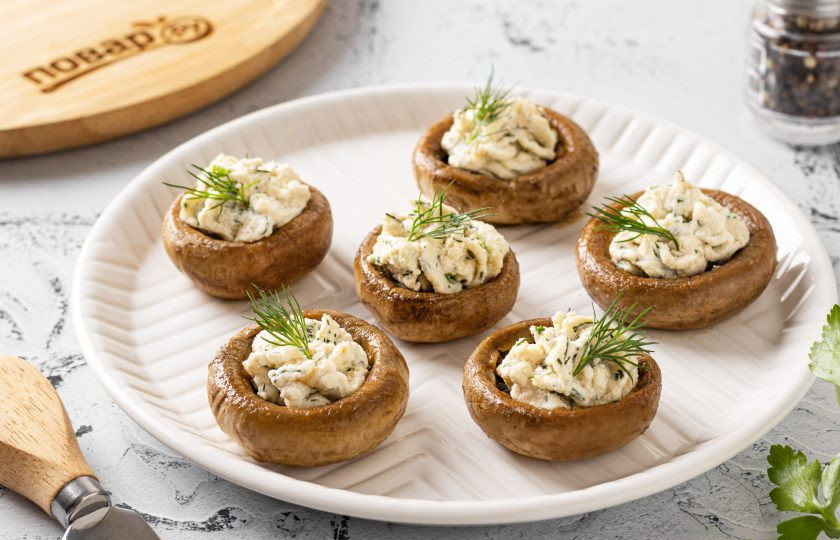 1. Этап. Шампиньоны с творожным сыром и зеленью: Шампиньоны с творожным сыром и зеленью готовы, приятного вам аппетита!