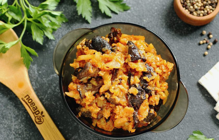 1. Этап. Капуста тушеная с грибами и рисом: Приятного аппетита!