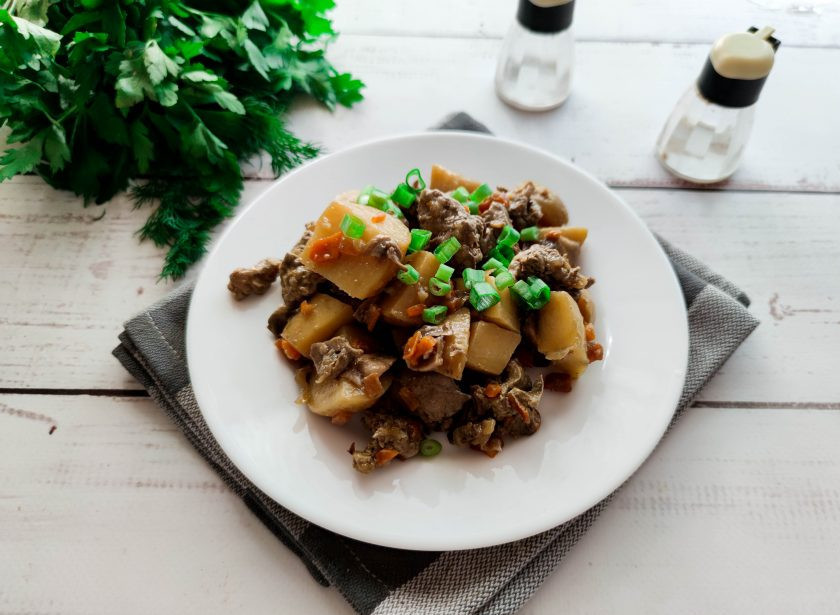 1. Этап. Печень с грибами и картошкой: Печень с грибами и картошкой готова. Приятного аппетита!