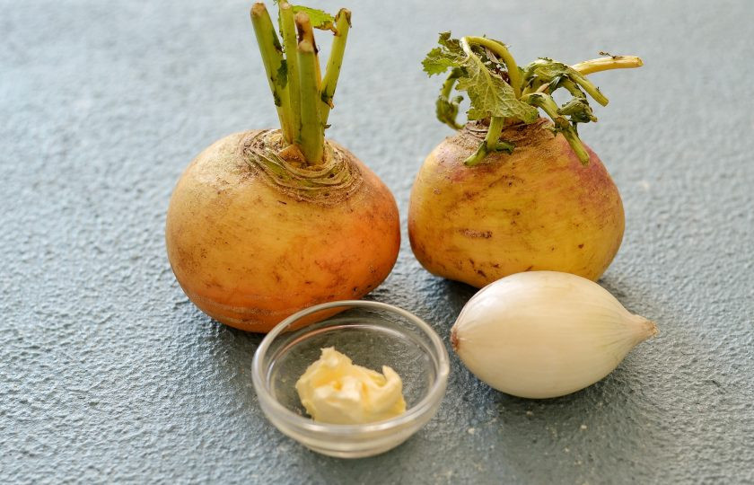 1. Этап. Жареная репа: Подготовьте все ингредиенты.
