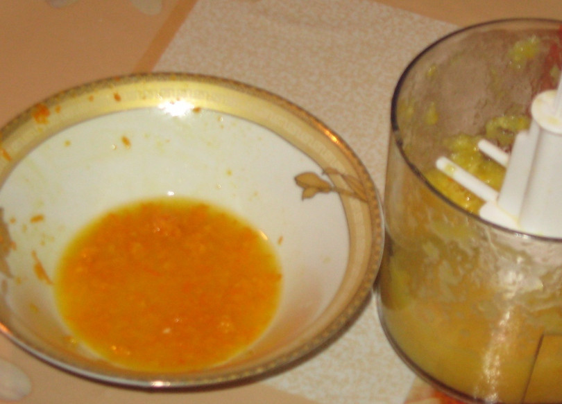 1. Этап. Варенье из шиповника в мультиварке: 2. Апельсин измельчим в блендере с кожурой, но без косточек.