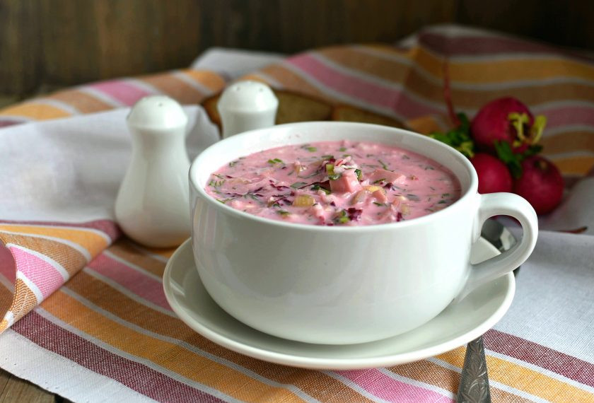1. Этап. Окрошка Розовая нежность со свеклой и кефиром: Дайте настояться минут 15 и подавайте с мягким черным хлебом.
