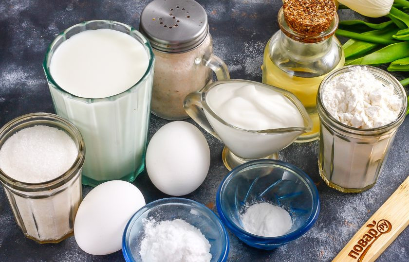 1. Этап. Торт из оладий: Подготовьте указанные ингредиенты.