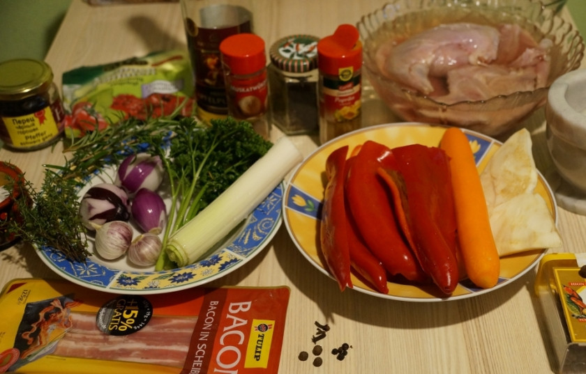 1. Этап. Кролик по-испански: Подготовьте ингредиенты.