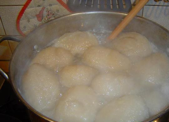 1. Этап. Картачи: Варим картачи в подсоленной воде, 40-45 минут.