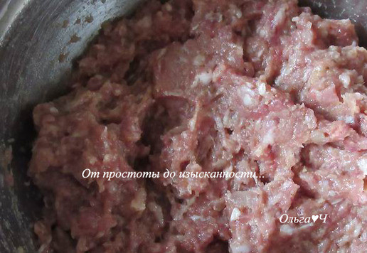 1. Этап. Котлеты с рыбным соусом: Хорошо перемешайте.