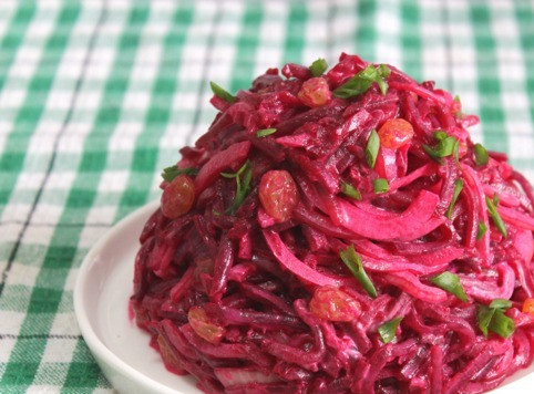 1. Этап. Салат свекольный По-другому: Выкладываем в салатник и подаем.