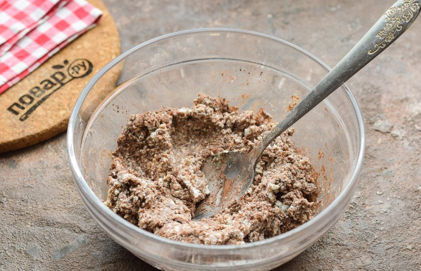 1. Этап. Сырники с какао: Тщательно перемешайте все ингредиенты, получается такая творожно-шоколадная масса.