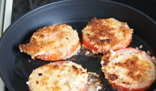 1. Этап. Сэндвич Огонёк: Обжариваем с двух сторон по минуте на растительном масле.