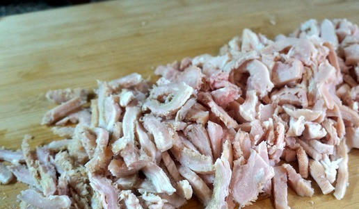 1. Этап. Фляки господарские: Нарезать рубец тонкими полосками.