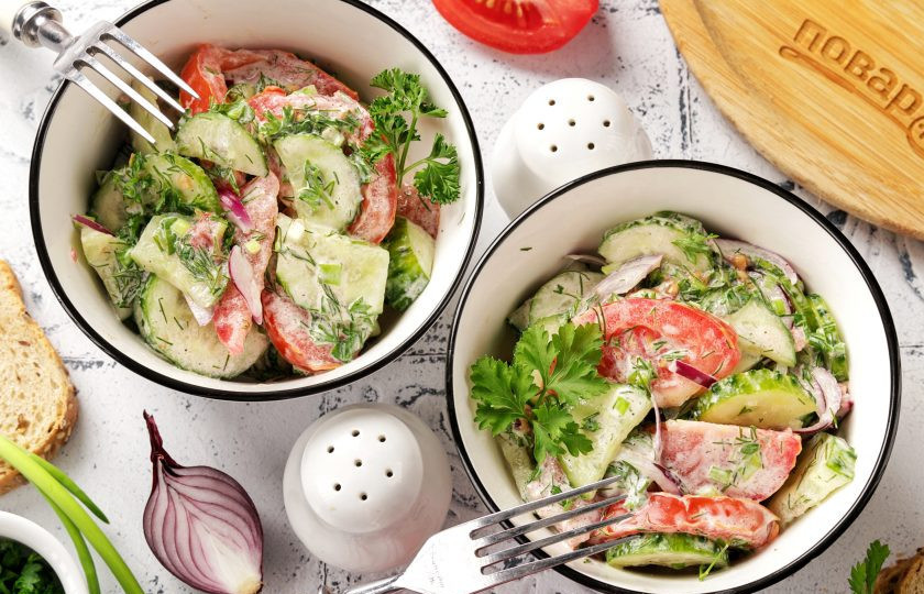 1. Этап. Салат с огурцами, помидорами и майонезом: Приятного аппетита!