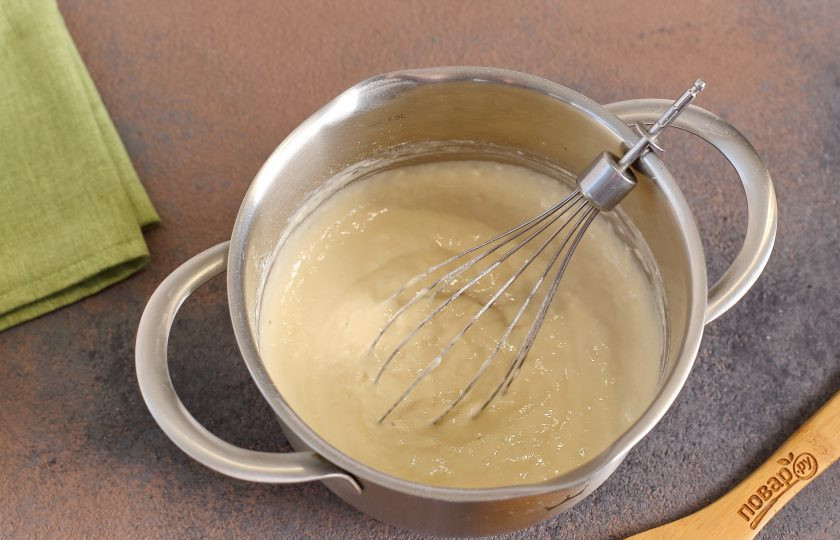 1. Этап. Капустный пирог, который тает во рту: Перемешайте все до однородного состояния.