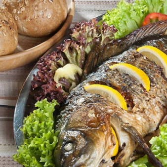 Карп, запеченный в духовке