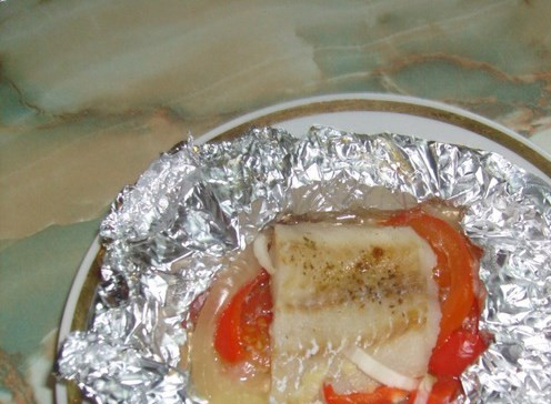 1. Этап. Пангасиус в фольге с овощами: Вот приблизительно так готовый пангасиус в фольге с овощами и выглядит. Приятного аппетита!