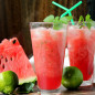 Освежающий фреш из арбуза, мяты и лайма