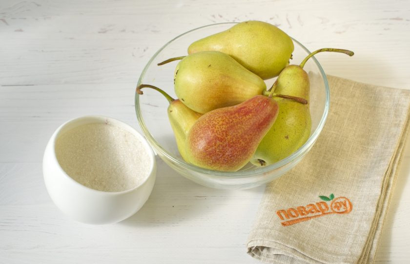 1. Этап. Компот из груш на зиму: 1. Груши переберите, удалите порченые плоды, вымойте.