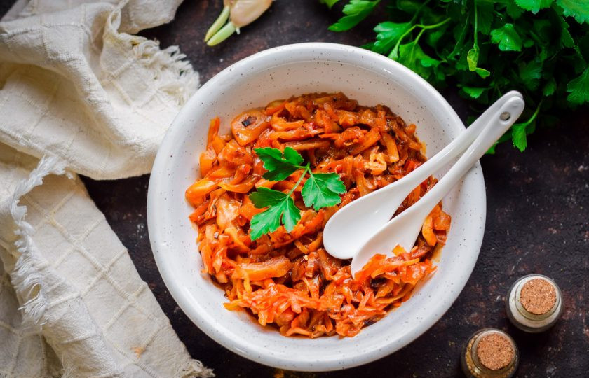 1. Этап. Капуста с аджикой: Приятного аппетита!